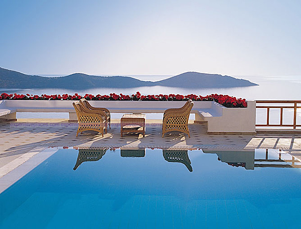 1_mediterranean_pool_villa