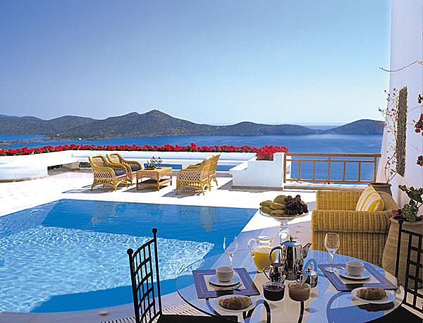 2_mediterranean_pool_villa