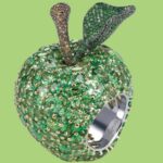 chopard A DELECTABLE APPLE RING