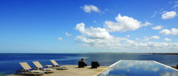 PlayaVik infinite pool