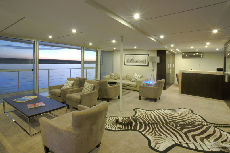 luxury-african-river-inside-room