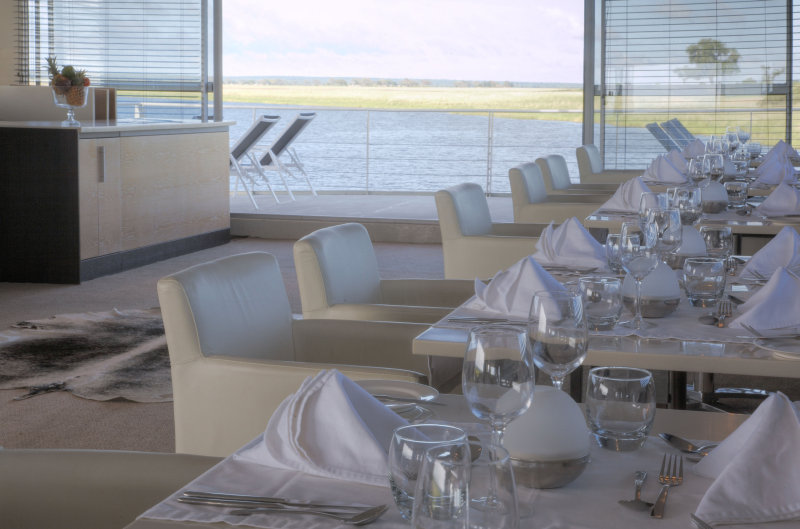 luxury-african-river-safari-restaurant