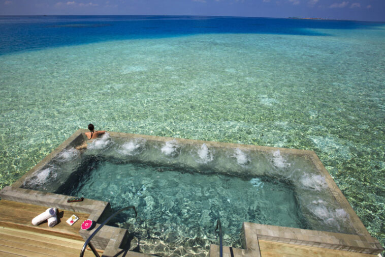 Velassaru Maldives Luxury Travel infinite poolVelassaru Maldives Luxury Travel infinite pool